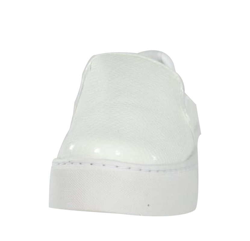 tenis branco envernizado