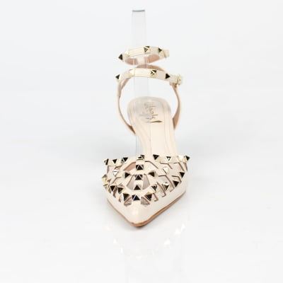 Scarpin Slingback Off White Salto Médio Tiras Tacha Dourada