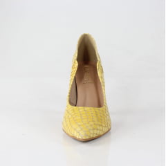 Scarpin Salto Alto Week Shoes Couro Texturizado Amarelo Mostarda